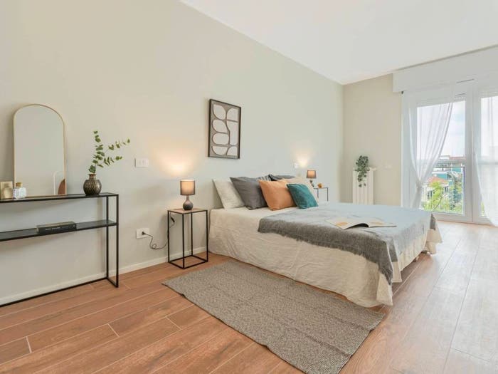 Appartamento trilocale in vendita in Via Andrea Solari, Solari, Milano