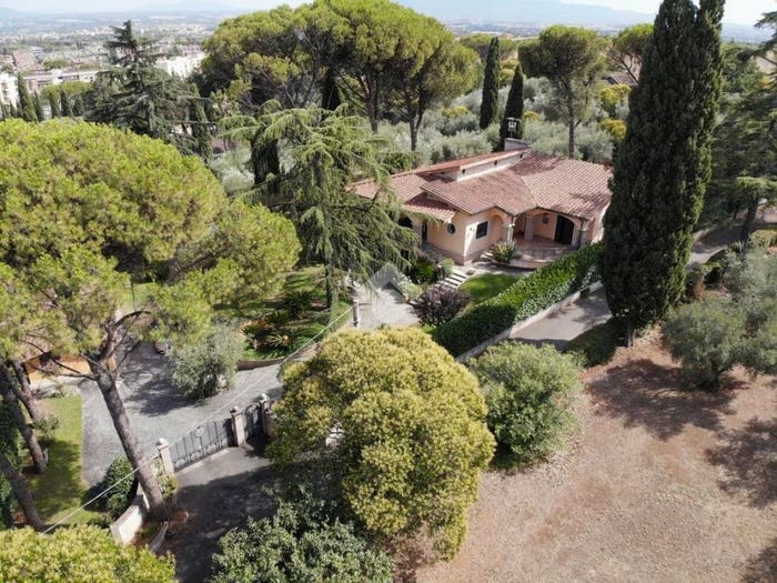 Casa quadrilocale in vendita in Via dell'alloro, Collefiorito, Guidonia Montecelio