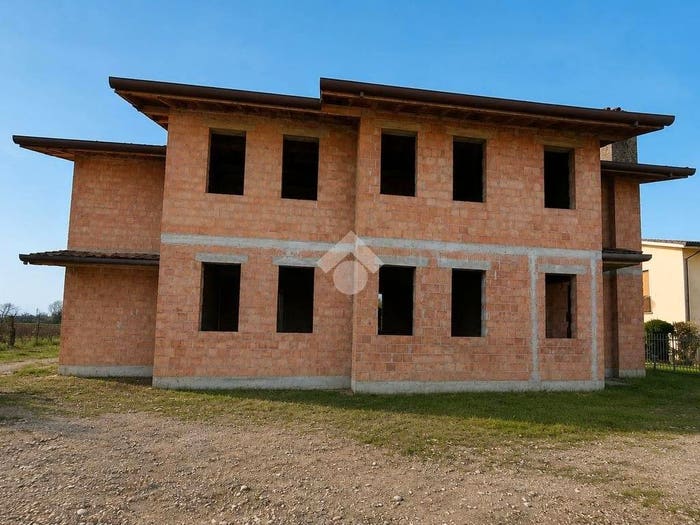 Casa con 6 locali in vendita in Borgo Rinascimento, Centro, Altivole