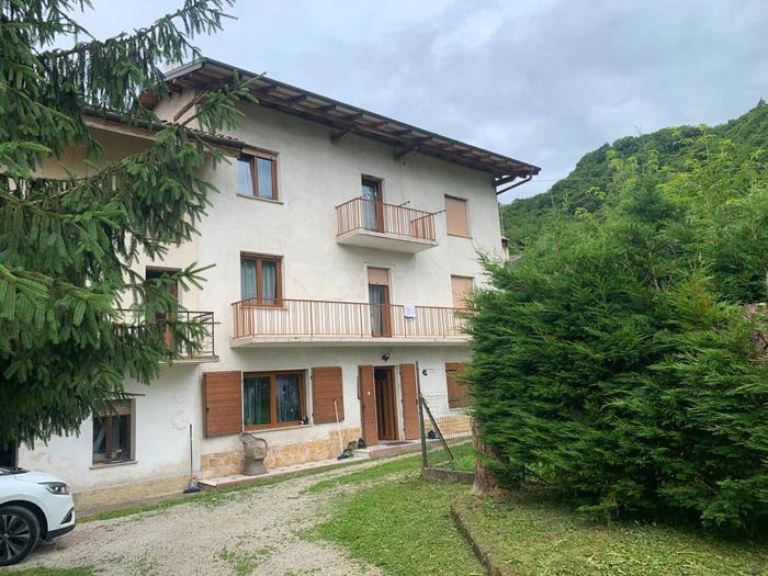 Casa con 6 locali in vendita in Via La Villa, Villapaiera, Feltre