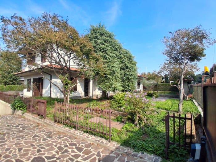 Casa in vendita in Burago di Molgora