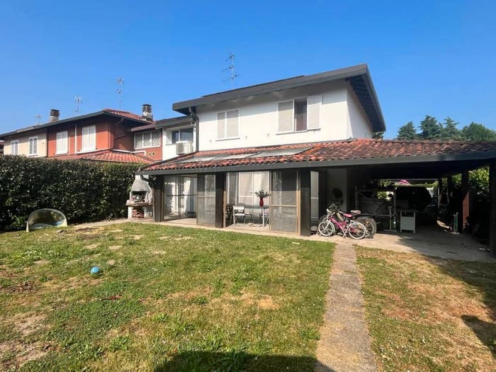 Casa quadrilocale in vendita in Via Aldo Moro, Niguarda, Milano