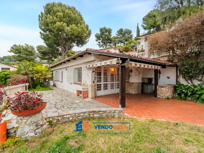 Appartamento trilocale in vendita in Via San Luigi, Marina Di Andora, Andora