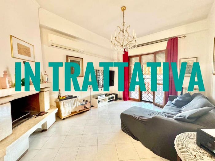 Appartamento trilocale in vendita in Via Gibellina, Rocca Cencia, Roma