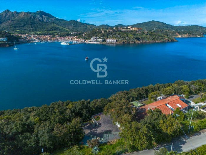 Casa con 6 locali in vendita in Loc Naregno, Capoliveri