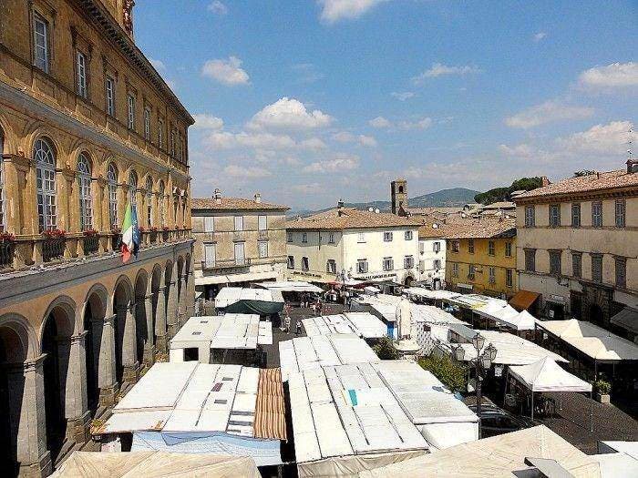 Appartamento quadrilocale in vendita in piazza fabrizio, Centro, Acquapendente