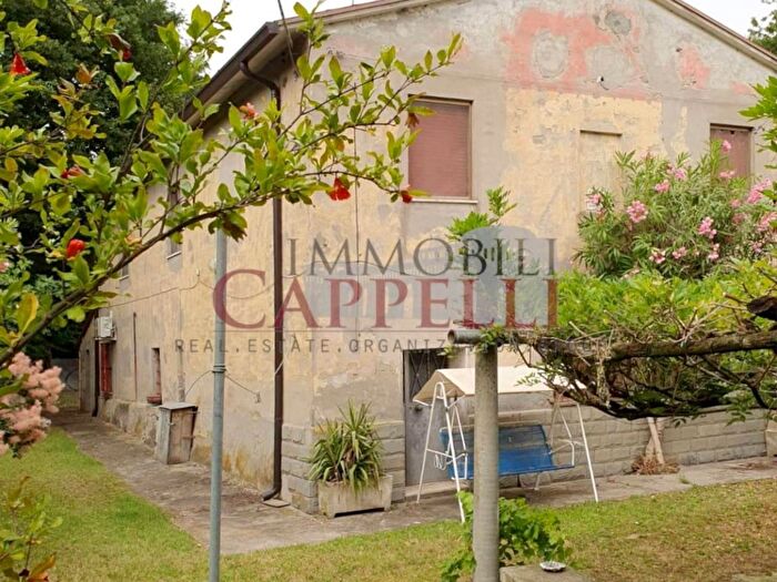 Casa con 7 locali in vendita in Forli'