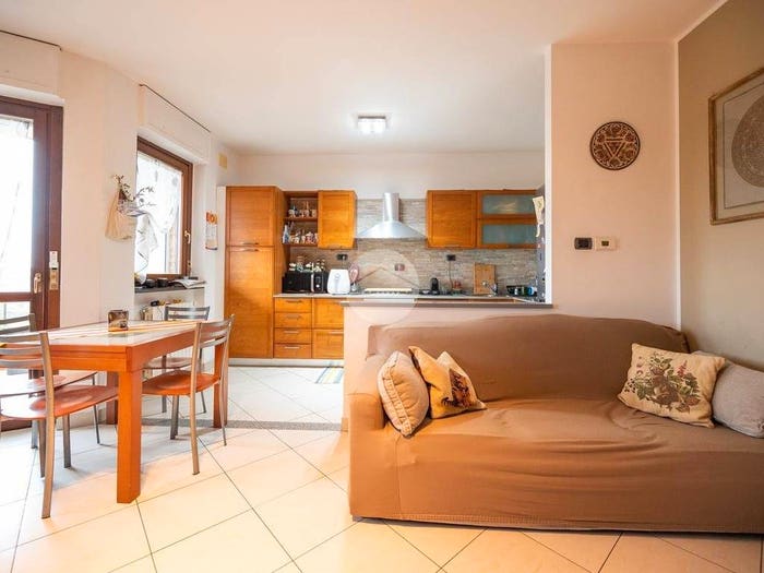 Appartamento quadrilocale in vendita in Via san francesco da paola, Centro, None