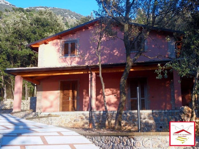 Casa quadrilocale in vendita in via Acquafredda Nitti, Acquafredda, Maratea