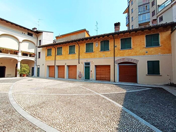 Appartamento con 5 locali in vendita in Corso Roma, Centro Storico, Lodi