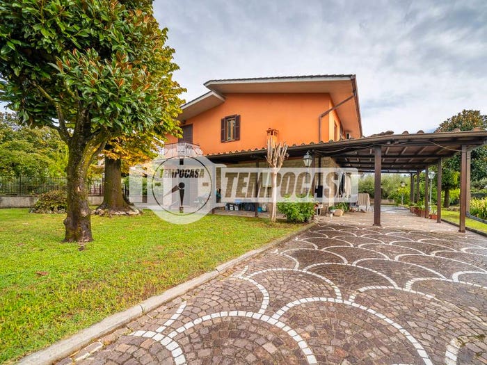 Casa con 6 locali in vendita in Via Nomentana, Fonte Nuova