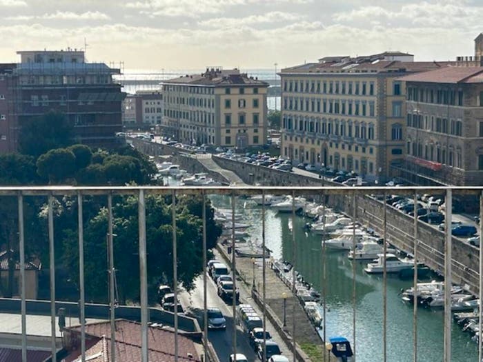 Appartamento con 6 locali in vendita in Scali Manzoni, Cavour San Carlo, Livorno