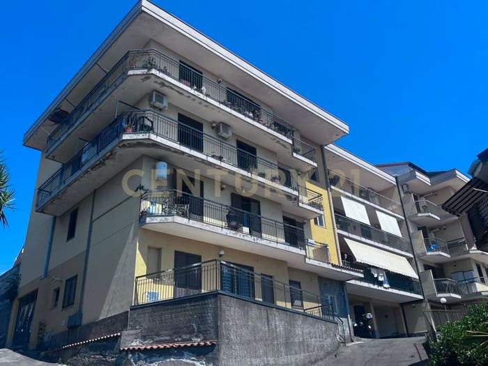 Appartamento quadrilocale in vendita in Via Turi D'Agostino, Centro, Aci Catena