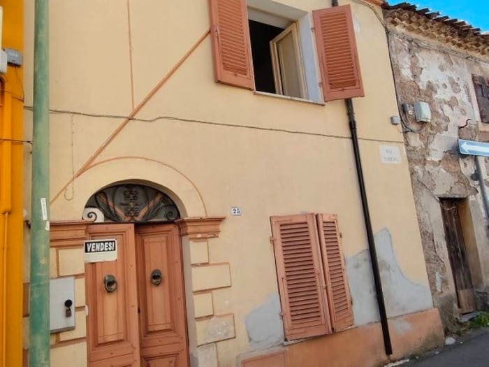Casa con 6 locali in vendita in Via CONTINI, Bonorva