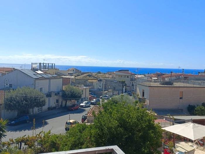 Casa con 6 locali in vendita in Via Trastevere, Roccella Ionica