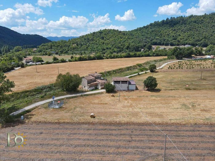 Casa con 6 locali in vendita in Via Valle Oracola, Rieti