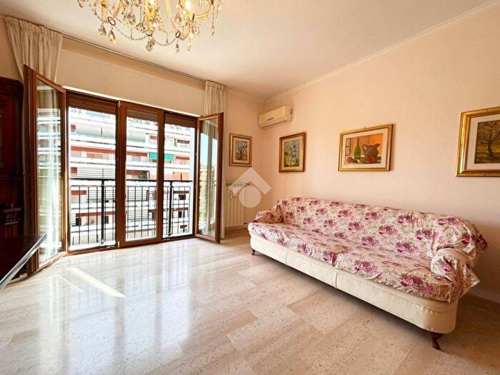 Appartamento trilocale in vendita in Via del Fornetto, Marconi, Roma