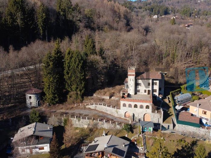 Casa con 6 locali in vendita in Via Fabio Filzi, Centro, Barni