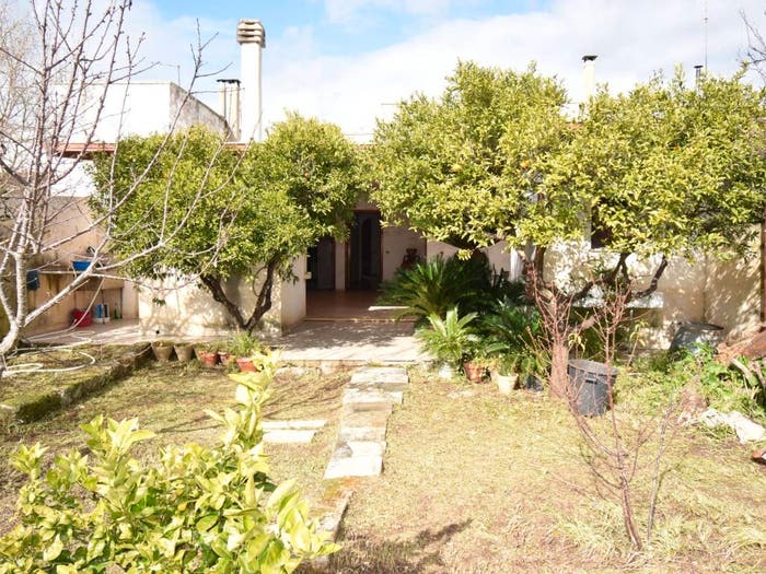Casa con 6 locali in vendita in Via Montello, Zollino