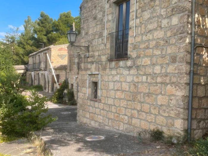 Casa con 6 locali in vendita in contrada Salaci, Petralia Soprana