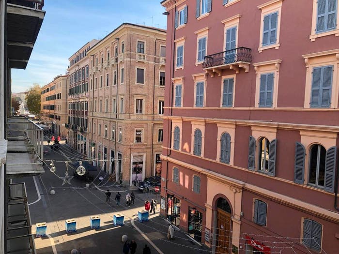 Appartamento con 5 locali in vendita in Corso Giuseppe Garibaldi, Corsi, Ancona