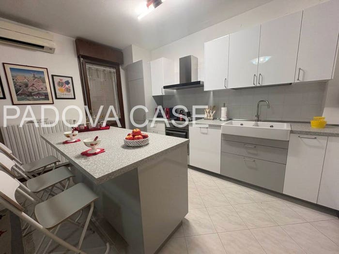 Appartamento trilocale in vendita in via verona, San Giacomo Lion Carpanedo, Albignasego