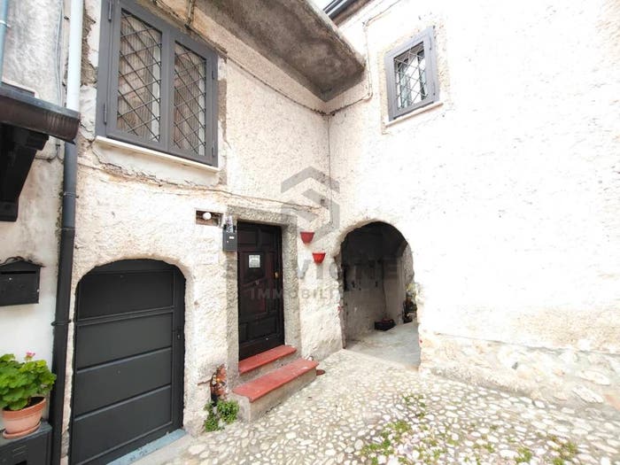 Casa bilocale in vendita in Via Piana, Faicchio