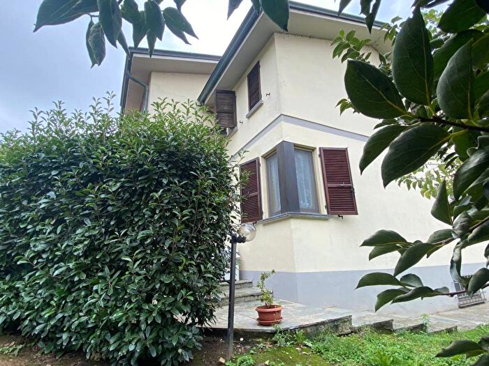 Casa con 6 locali in vendita in Via Luigi Antonini Zambelli, Vallera, Piacenza
