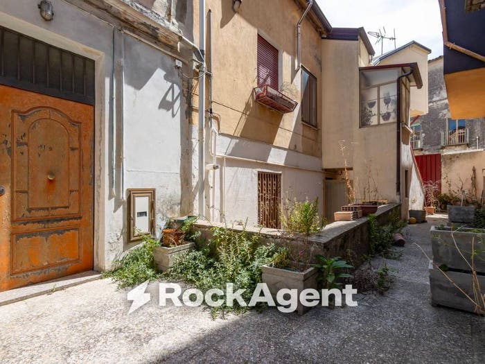 Appartamento trilocale in vendita in Discesa Pianicello, Centro Storico, Catanzaro