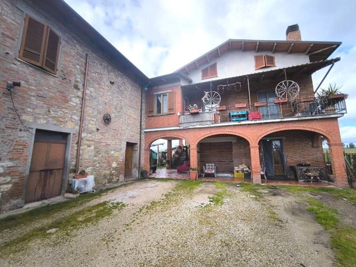 Casa con 6 locali in vendita in Località Carraia, Carraia, Castiglione del Lago