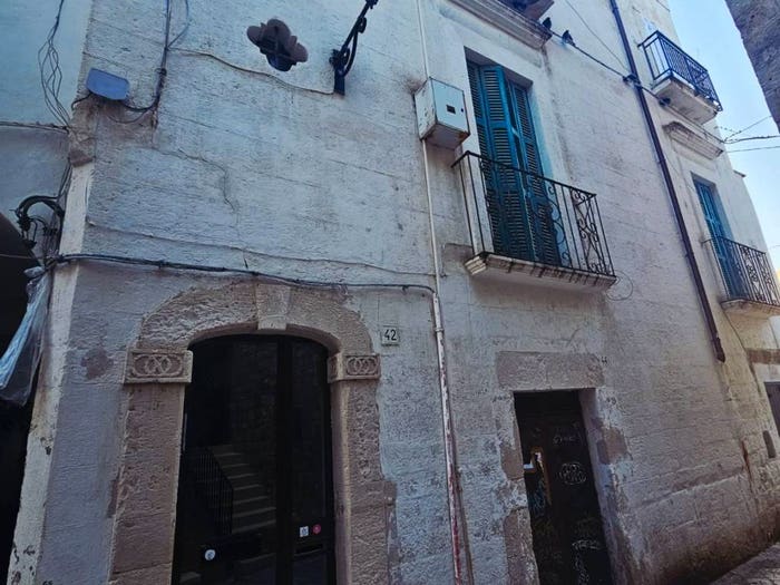 Casa con 6 locali in vendita in Via San Benedetto, Centro, Polignano a Mare