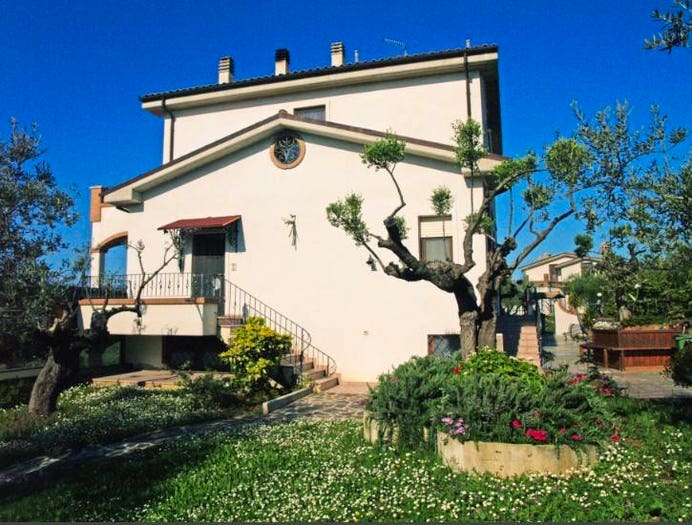 Casa con 6 locali in vendita in Via Tavolato, Città Sant'Angelo