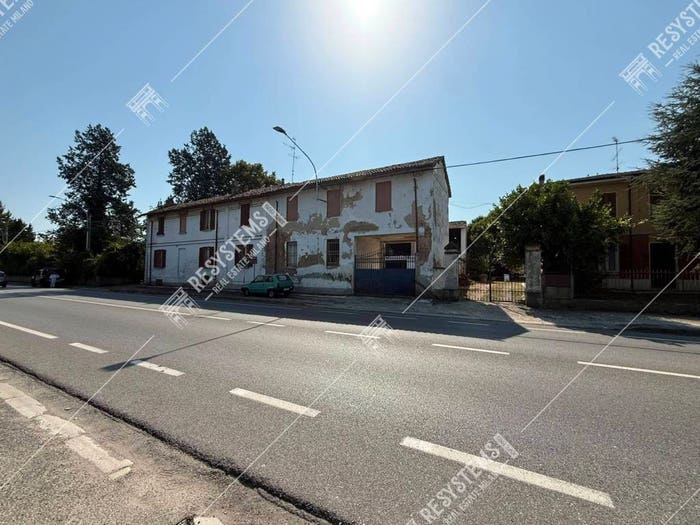 Casa con 6 locali in vendita in Via Emilia, Redavalle
