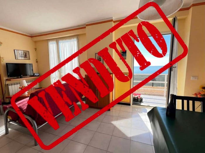 Appartamento trilocale in vendita in Via Evasio Montanella, Pra', Genova