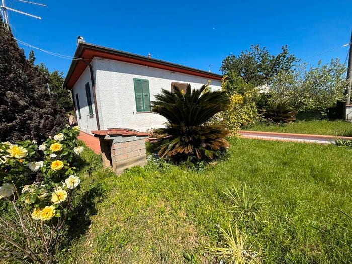 Casa trilocale in vendita in Via San Lorenzo, Romagnano, Massa