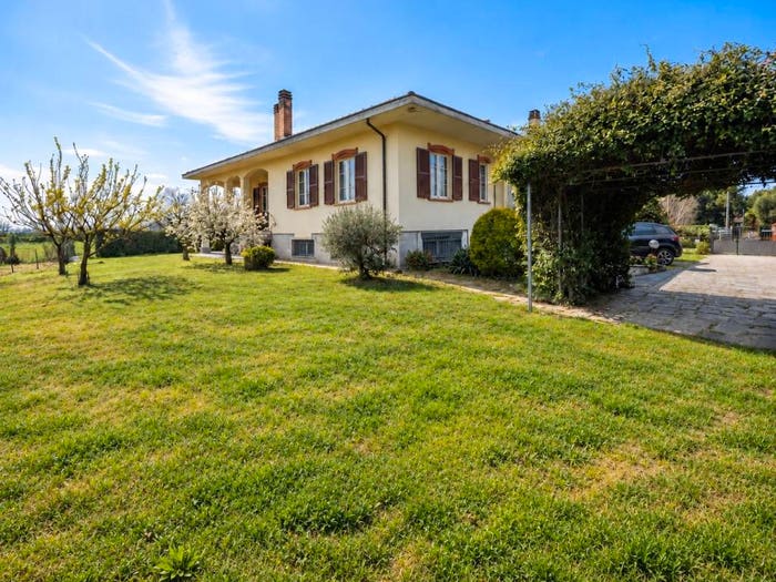 Casa con 5 locali in vendita in via laghetto, Brugarolo, Merate
