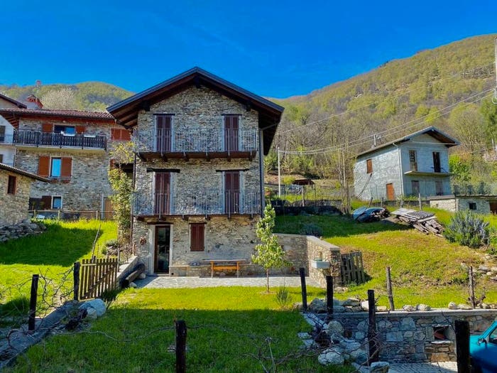 Casa trilocale in vendita in Livo SNC, Centro, Livo