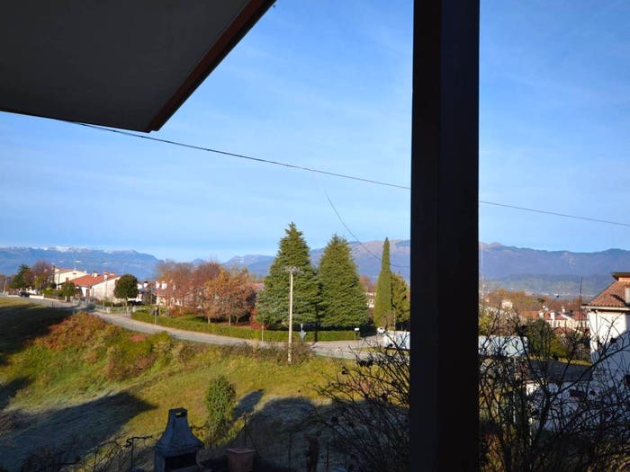 Appartamento quadrilocale in vendita in Via Eligio Porcu, Giavera del Montello