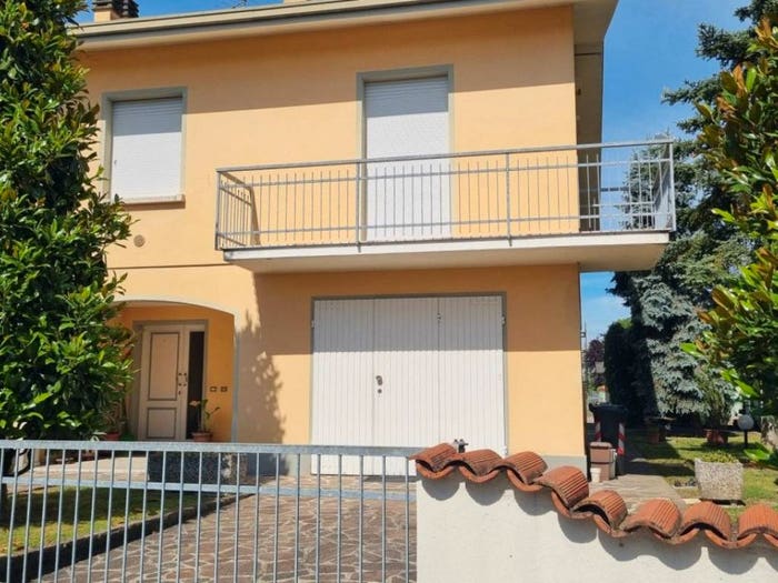 Casa con 6 locali in vendita in Via Moruzzi, Centro, Campagnola Emilia