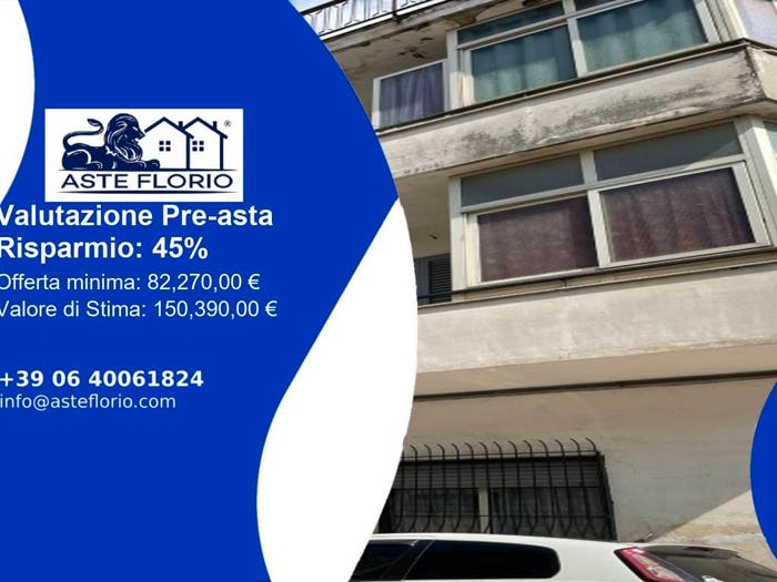 Appartamento quadrilocale in vendita in Via Ugo Foscolo, Grumo Nevano