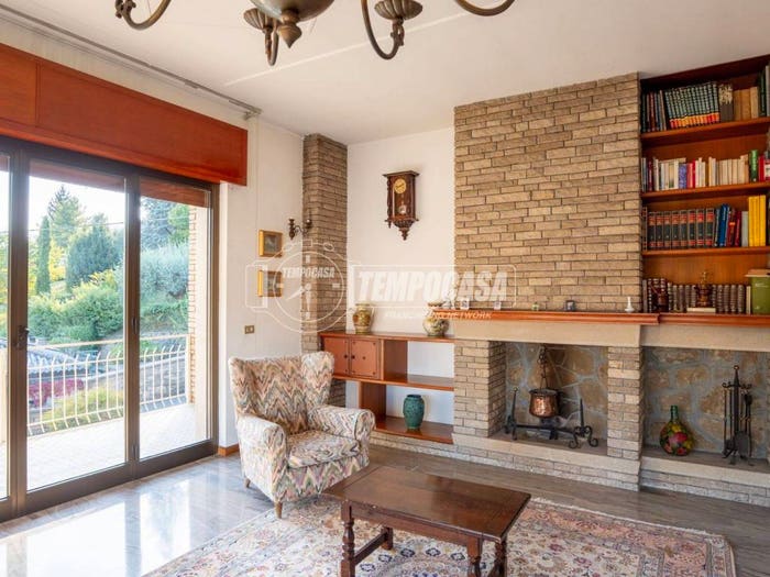 Casa con 6 locali in vendita in Via Piave, Centro, Credaro