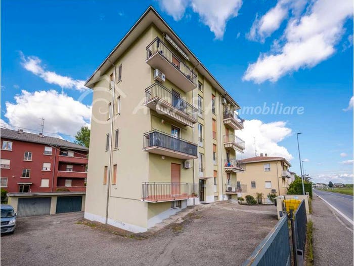 Appartamento con 5 locali in vendita in Strada Pedemontana Est, Vigatto, Parma