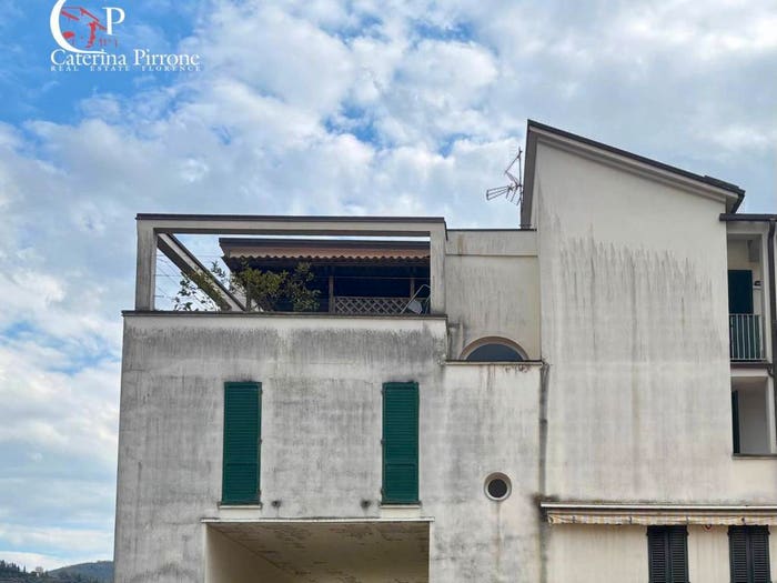 Appartamento con 5 locali in vendita in Piazza Etrusca, Compiobbi, Fiesole