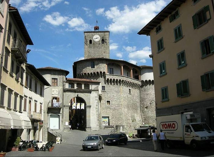 Appartamento quadrilocale in vendita in Via Saiona, Centro, Castelnuovo di Garfagnana