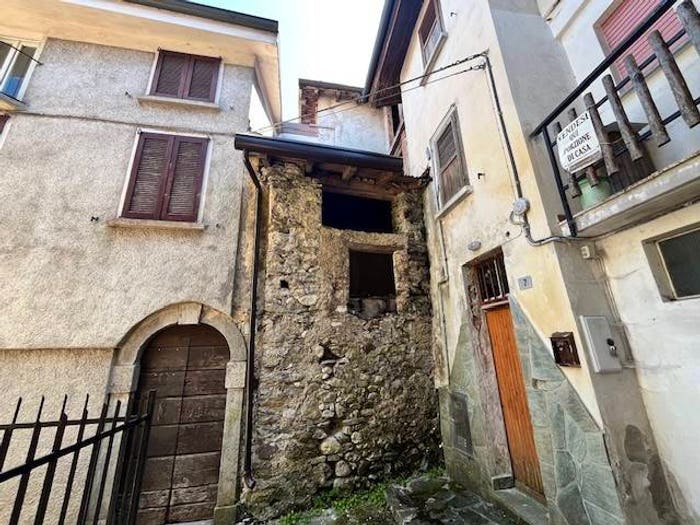 Appartamento con 6 locali in vendita in Via Baruffaldi, Centro, Cortenova