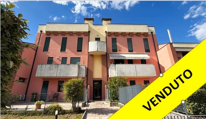 Appartamento bilocale in vendita in Via Anna Frank, Centro, Creazzo