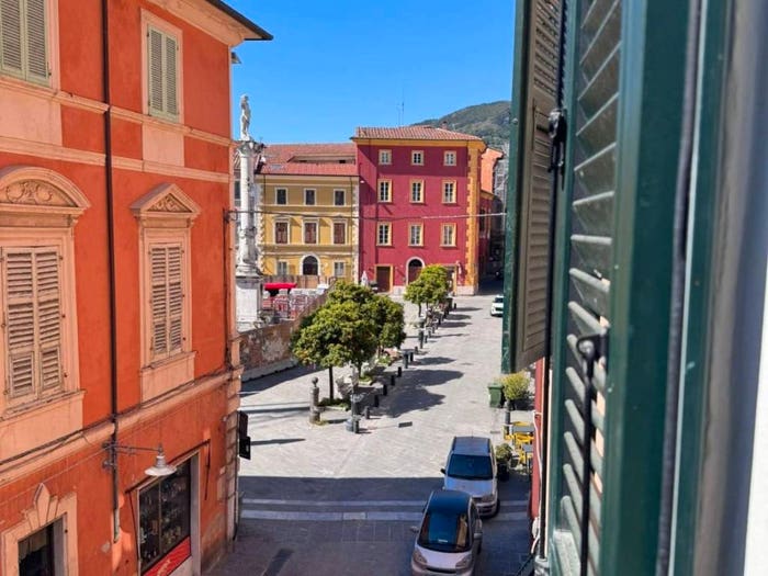 Appartamento quadrilocale in vendita in Centro, Massa