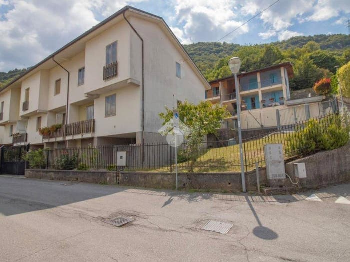 Casa quadrilocale in vendita in Via IV Novembre, Centro, Agnosine