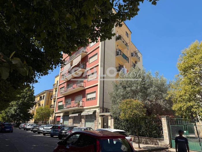 Appartamento quadrilocale in vendita in Viale della Repubblica, Acquedotto, Cosenza