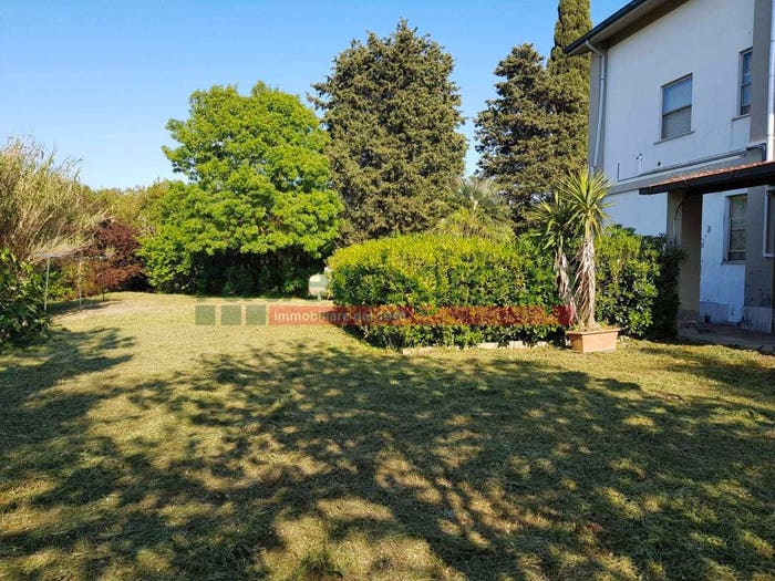 Appartamento con 5 locali in vendita in Via del Pino, Parrana San Martino, Collesalvetti